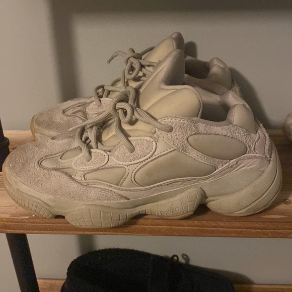 i want to sell these yeezy 500. for 175-200 used, size 7 - Picture 2 of 4